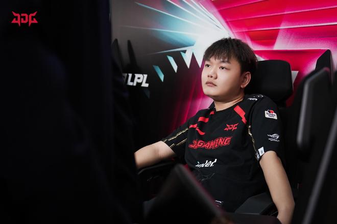 脚踏实地实 脚踏实地实