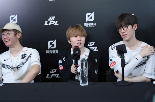 战术重力 战术重力